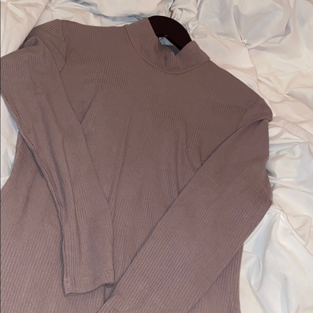 Dynamite beige long sleeve dress for a cute date👀